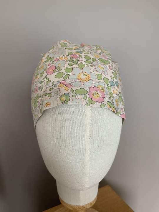 Calot médical en Liberty Betsy Pistache