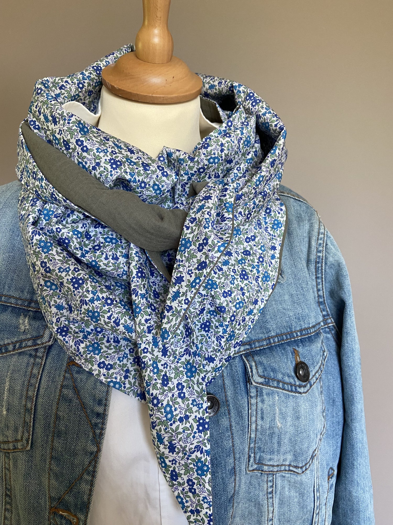 Foulard Chèche liberty Chamomille Lawn / kaki clair