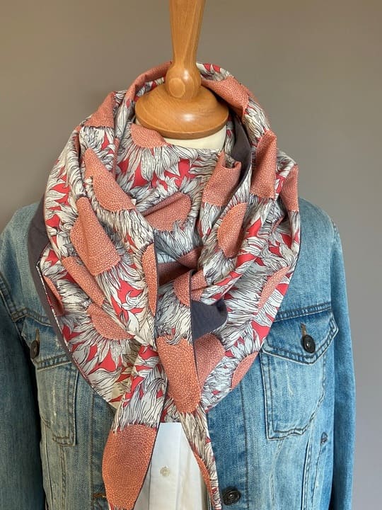 Foulard Chèche liberty Hello Sunshine corail / Gris foncé