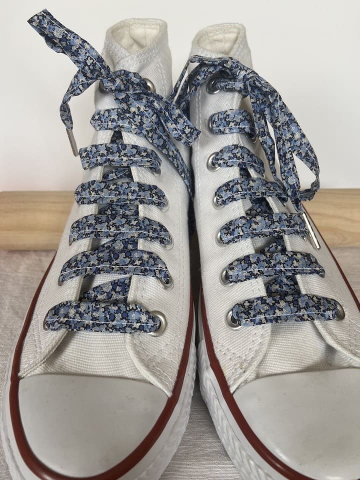 Lacets en liberty Pepper bleu ciel pour chaussures montantes