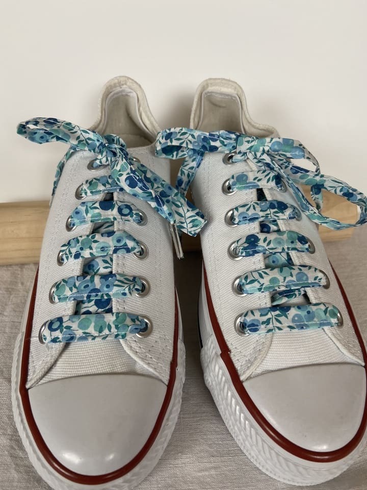 Lacets en liberty Wiltshire Blue Crystal pour chaussures basses