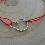 bracelet-lien-rouge-deux-anneaux-argent-detail