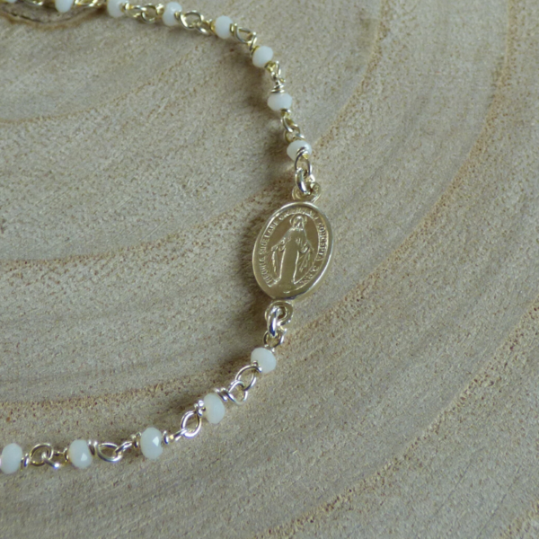 Bracelet perles blanc medaille miraculeuse argent detail recto